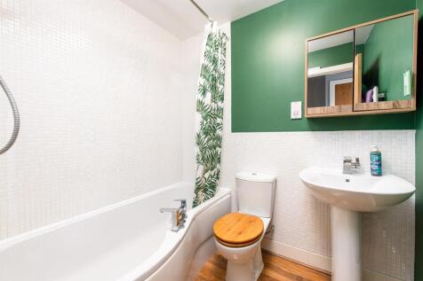 Bathroom.jpg