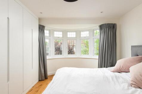 Bedroom1_3.jpg