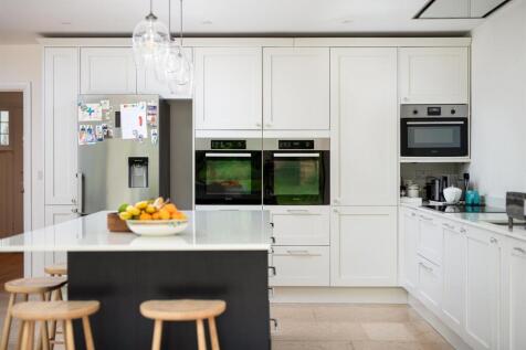 Kitchen_1.jpg
