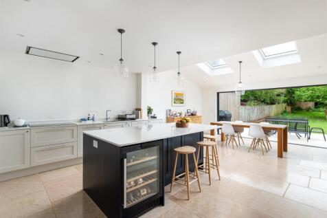 Kitchen_4.jpg