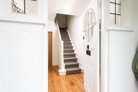 Hallway_2.jpg