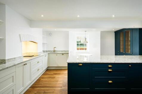 Kitchen_1.jpg
