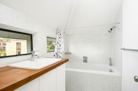 Bathroom2.jpg