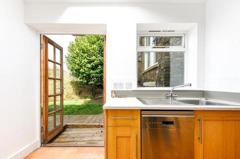 Kitchen_3.jpg