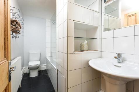 Bathroom_1.jpg