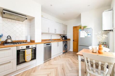 Kitchen_1.jpg