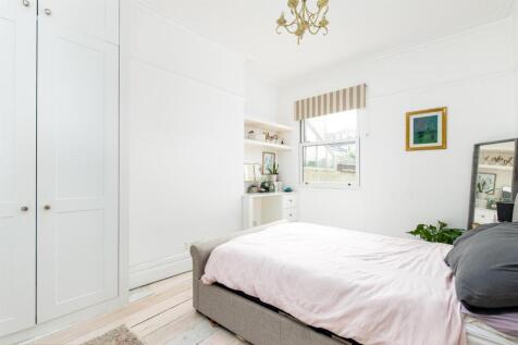 Bedroom1_1.jpg