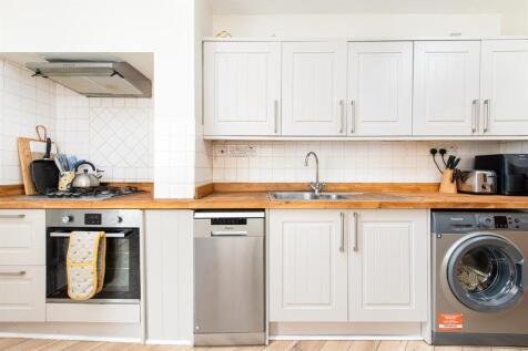 Kitchen_3.jpg