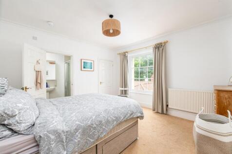 Bedroom_1.jpg