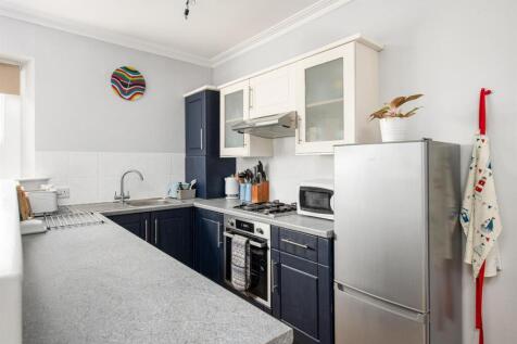 Kitchen_2.jpg