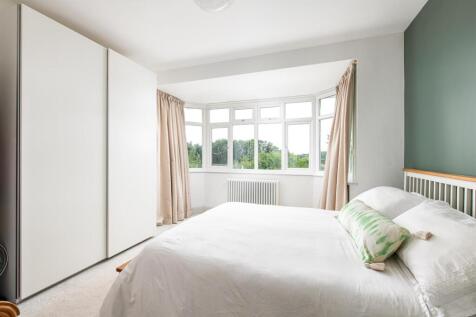 Bedroom1_1.jpg