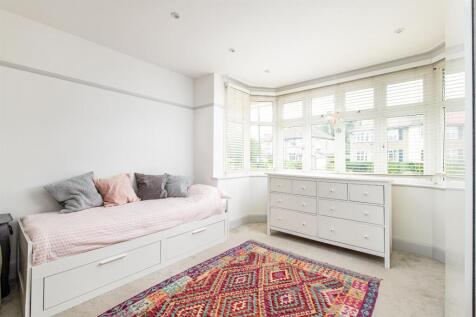 Bedroom2_2.jpg
