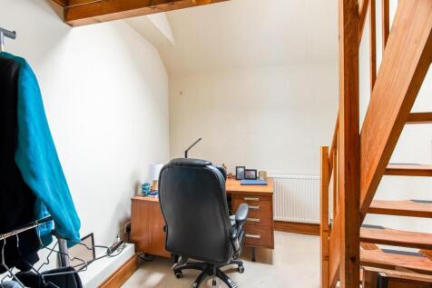 Bedroom2_1.jpg