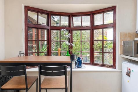 Kitchen_2.jpg