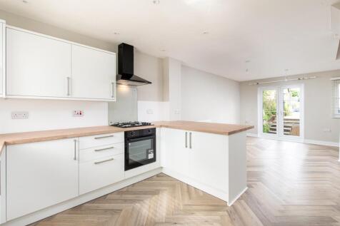 Kitchen_3.jpg