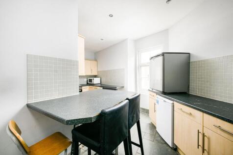 Kitchen_2.jpg