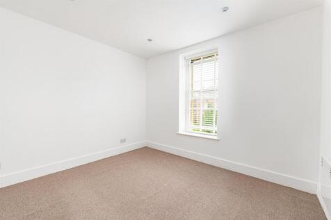 Bedroom_1.jpg