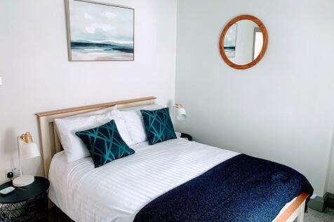 Bed 1.jpg