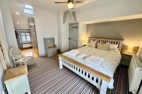 PHOTO-2025-10-11-10-18-39 (14).jpg