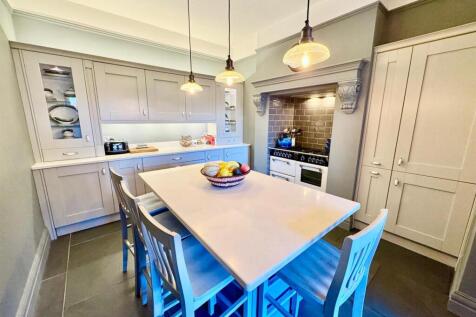 PHOTO-2025-11-19-17-59-55 (17).jpg