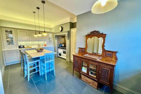 PHOTO-2025-11-19-17-59-55 (19).jpg