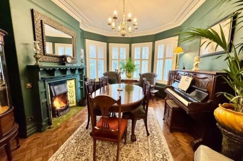 PHOTO-2025-11-19-17-59-55 (4).jpg