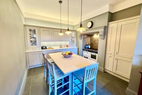 PHOTO-2025-11-19-17-59-55 (16).jpg