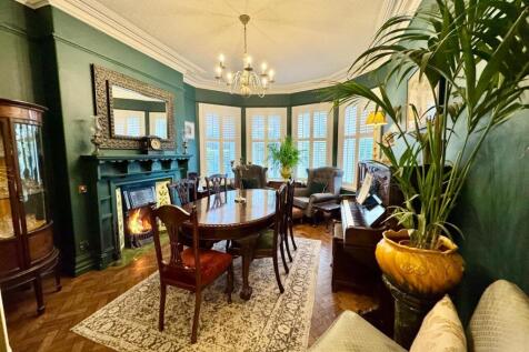 PHOTO-2025-11-19-17-59-55 (5).jpg