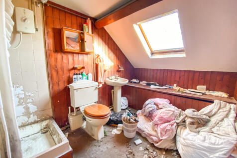 23-09-2025  21-14-24 IMG 4256 1  2 Wc A.JqBZ2 T202509251520.jpg