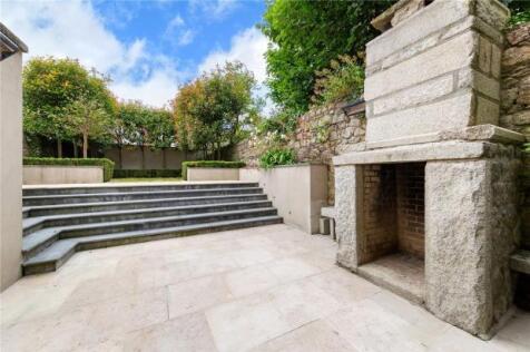 7 Raglan Road