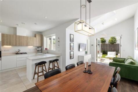 50 Larkfield Heath