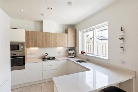 50 Larkfield Heath