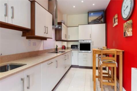 18 Cairnbrook Manor