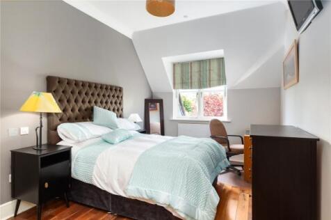 18 Cairnbrook Manor
