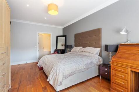 18 Cairnbrook Manor