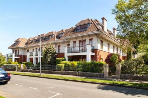 18 Cairnbrook Manor