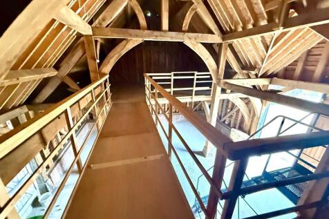 Mezzanine walkway