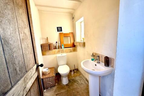 Shared WC interior