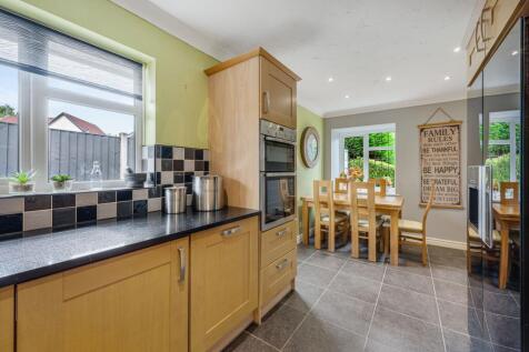 Kitchen/Dining