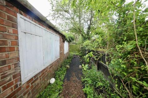 172 Hull Road - Garden 3.jpg