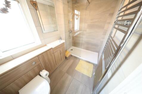 17 Grizedale - Shower Room.jpg