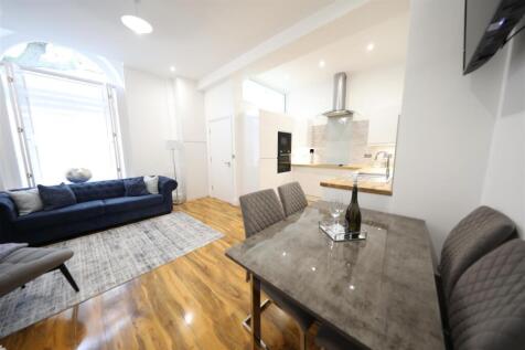 Lounge Kitchen