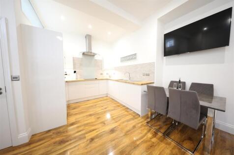 Apt 16 Academy - Kitchen and dining.jpeg