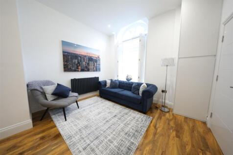 Lounge Kitchen