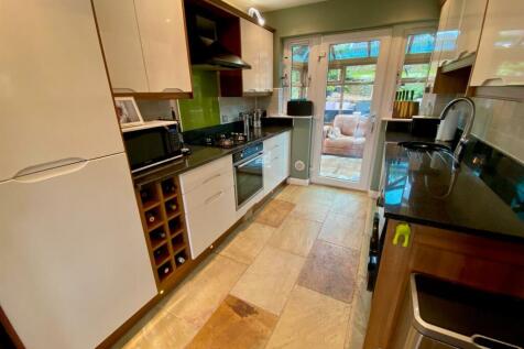 kitchen area 1.jpg