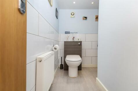 Bramleys Estate Agents - Maple Grove (27).jpg