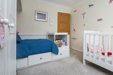 Bramleys Estate Agents - Maple Grove (50).jpg