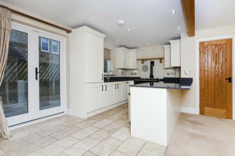 Bramleys Estate Agents - Beech Court - Farnley Tya
