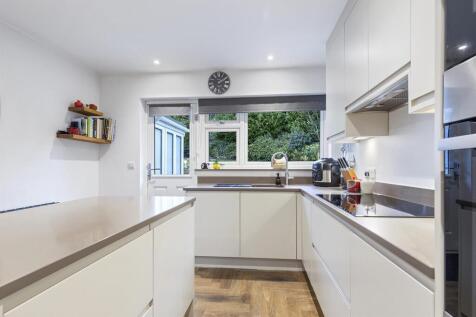 20 The Ghyll, Fixby 24_297.jpg