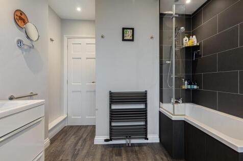 20 The Ghyll, Fixby 40_297.jpg